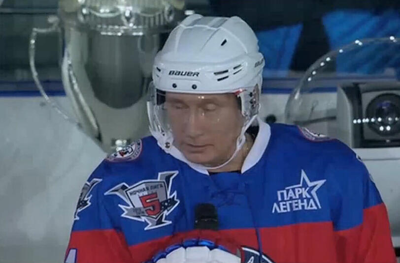 Wladimir Putin hielt nach dem Eishockey-Spiel noch eine kurze Ansprache.