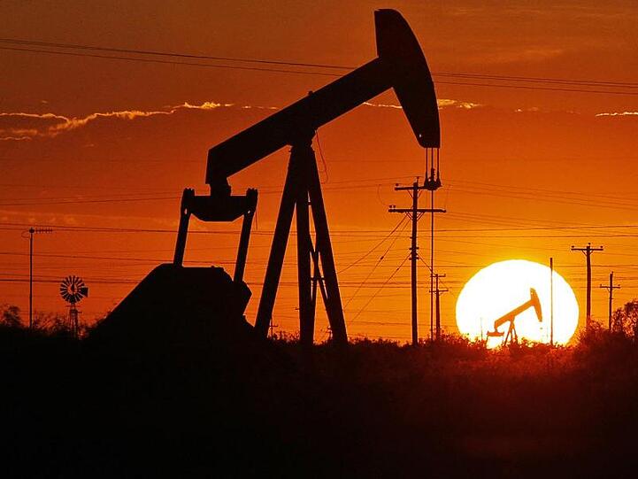 Ölpumpe in Texas. An den Finanzmärkten sorgt vor allem die Entwicklung in den USA für eine nervöse Stimmung.