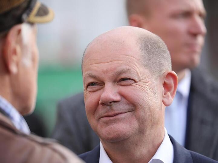 Bundesfinanzminister Olaf Scholz war beim Wahlkampfabschluss der SPD in Gera dabei. Die SPD steuert einer Umfrage zufolge auf neun Prozent zu.