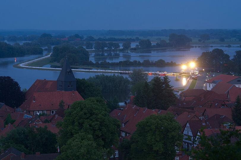 Bilder: Menschen in Nord- und Ostdeutschland kämpfen weiter gegen das Hochwasser