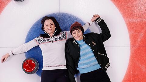 "Zurück aufs Eis": Für die alleinerziehende Maren (Inka Friedrich, l.) ist Tochter Amelie (Anouk Elias) zugleich beste Freundin.