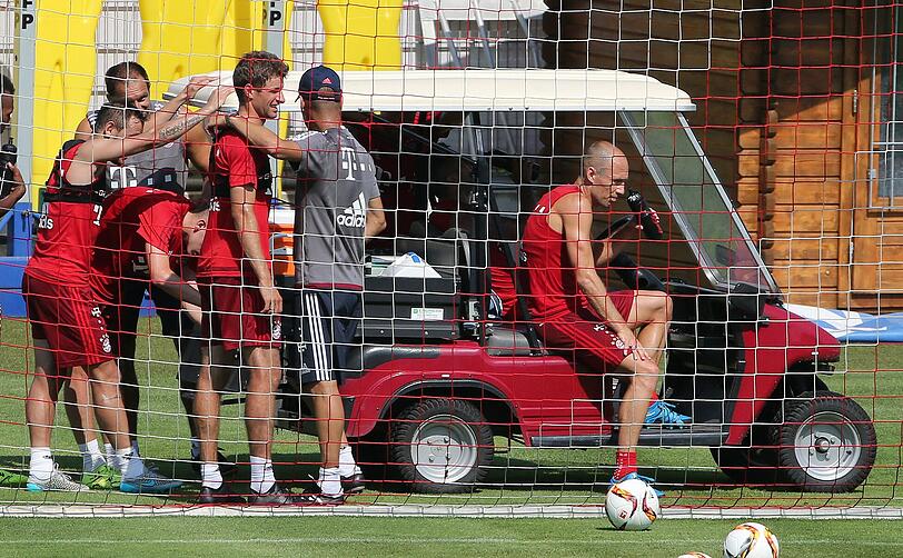 Bei über 30 Grad: Hier schuften die Bayern-Stars am Dienstagmorgen für die Saisonvorbereitung.