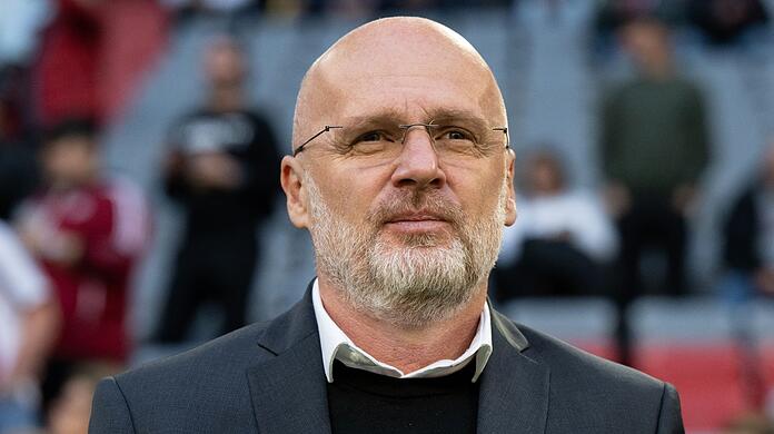 Michal Bilek kommt vor dem Spiel am 04.10. ins Stadion.