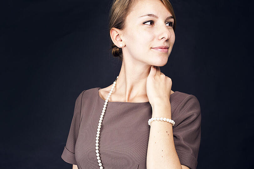 Laura ist 19 Jahre alt und besucht das Gymnasium.