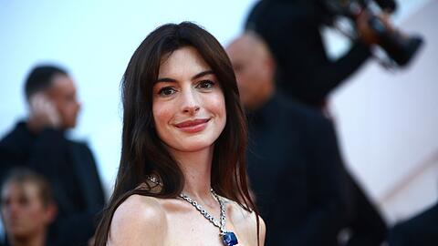 Anne Hathaway, Schauspielerin aus den USA, kommt zu einer Filmpremiere.