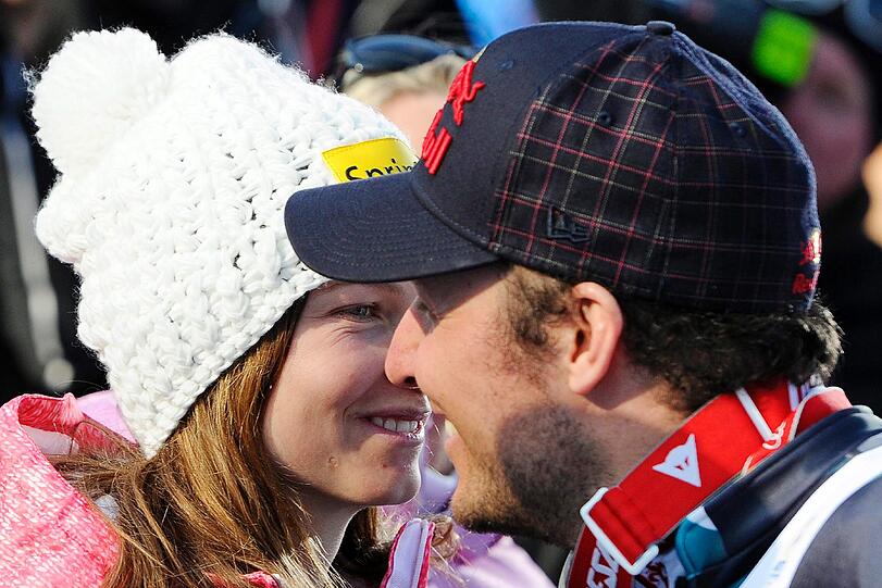Der norwegische Skirennläufer Aksel Lund Svindal ist einer der erfolgreichsten Sportler der Gegenwart. Auch in der Liebe ist er erfolgreich: Seit 2010 ist er mit der US-amerikanischen Skirennläuferin und mehrfachen Olympiasiegerin Julia Mancuso liiert.