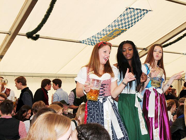 Selten ist eine Veranstaltung in Harlaching so umstritten gewesen wie das diesjährige Burschenfest. Die AZ hat sich selber ein Bild gemacht.