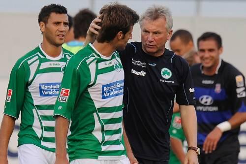 Lob für den neuen &bdquo;Sechser&ldquo;: Trainer Benno Möhlmann hat mit Marco Caligiuri seine kritischste Baustelle geschlossen.