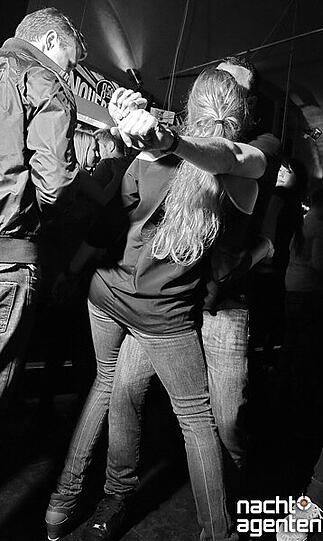 Mit Hip Hop, Dancehall, Funk, Trap heizte DJ Tereza den Gästen am Freitagabend im Crux ein.