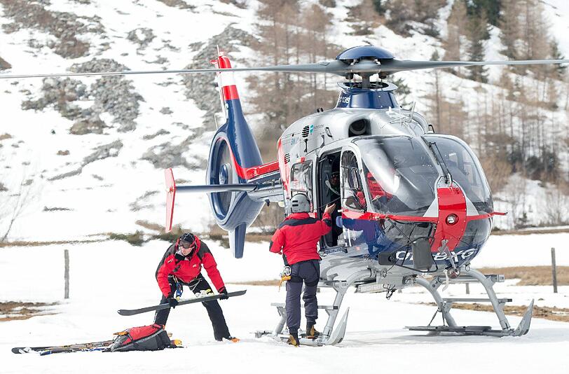 Am Großvenediger in Osttirol ist ein Mann aus Ingolstadt in eine Gletscherspalte gestürzt. Die Bilder vom Rettugnseinsatz.
