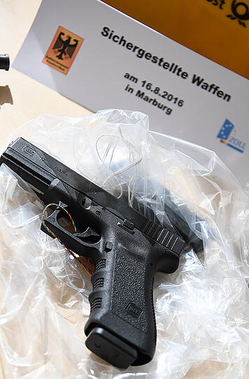 Eine sichergestellte Glock 17. Mit solch einer Pistole erschoss Ali David S. neun Menschen.