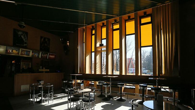 Das alte Cincinnati Kino in der ehemaligen Amisiedlung darf bleiben. Noch knapp zwei Jahre lang läuft der Vertrag mit dem Betreiber.