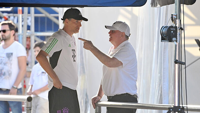 Der ehemalige Bayern-Coach Thomas Tuchel (l.) und Ehrenpr&auml;sident Uli Hoene&szlig;.
