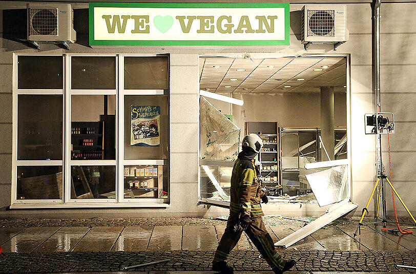 Ein veganer Supermarkt ist in Dresden explodiert.