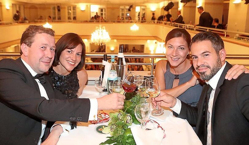 Florian und Alexandra Schneider (links) mit Kristina und Thomas Betz.