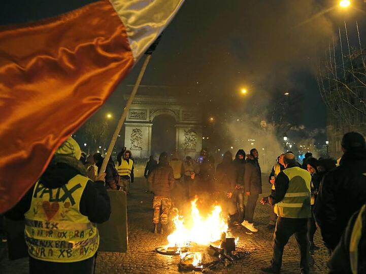Die "Gelbwesten"-Krise ist für Macron die bisher größte Herausforderung in seiner Amtszeit.