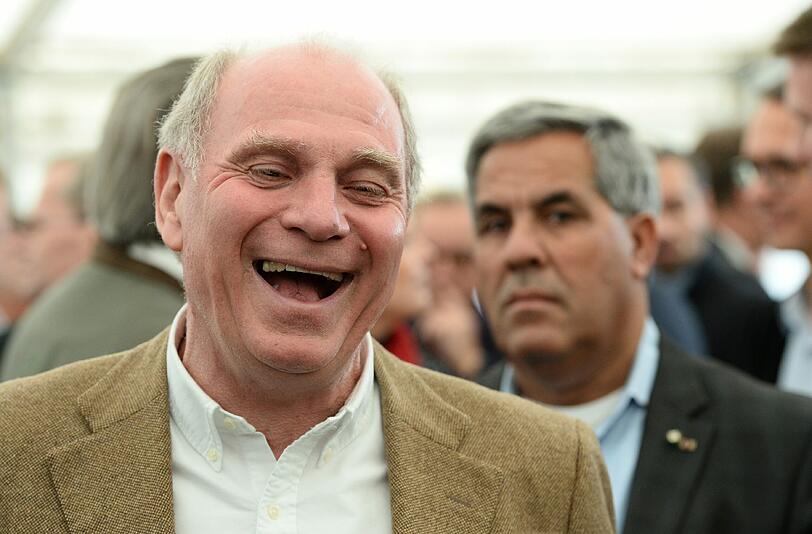 Gute Laune bei Uli Hoeneß: Die Bilder von der Grundsteinlegung für das Nachwuchsleistungszentrum am Freitag.