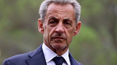 Nicolas Sarkozy befindet sich seit dem 21. Oktober im Gefängnis in Paris. Jetzt kommt er unter Auflagen frei.