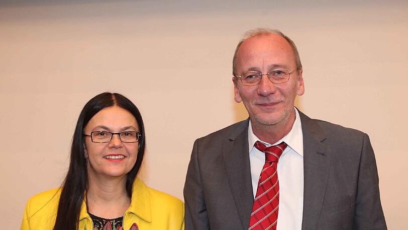 Stadtbaurätin Elisabeth Merk und Kulturreferent Hans-Georg Küppers wurden auf sechs Jahre wiedergewählt. Stadtbaurätin Elisabeth Merk und Kulturreferent Hans-Georg Küppers wurden auf sechs Jahre wiedergewählt.