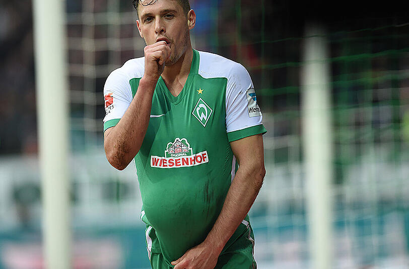 Der Bremer Zlatko Junuzovic jubelt über sein Tor zum 4:1 gegen Hannover.