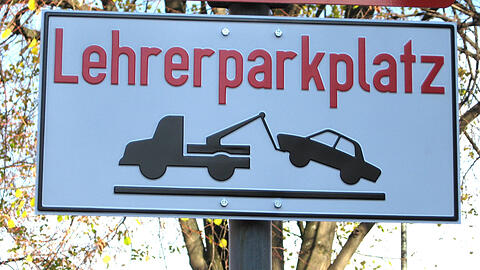 Innerhalb des Mittleren Rings soll es gar keine Lehrerparkplätze mehr geben, fordern SPD und Grüne.