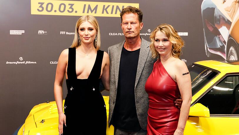 Geben Gas bei der Kino-Premiere: Luna Schweiger mit Vater Til und Schauspielerin Tina Ruland. Geben Gas bei der Kino-Premiere: Luna Schweiger mit Vater Til und Schauspielerin Tina Ruland.
