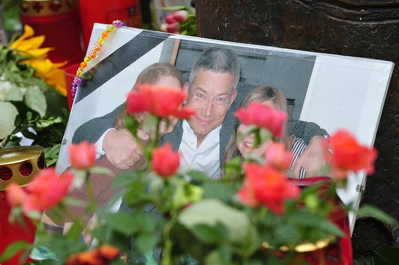 2009 wurde der Manager Dominik Brunner von zwei jungen Männern am Sollner Bahnhof todgeprügelt.