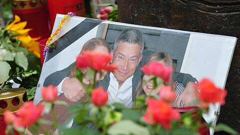 2009 wurde der Manager Dominik Brunner von zwei jungen Männern am Sollner Bahnhof todgeprügelt.