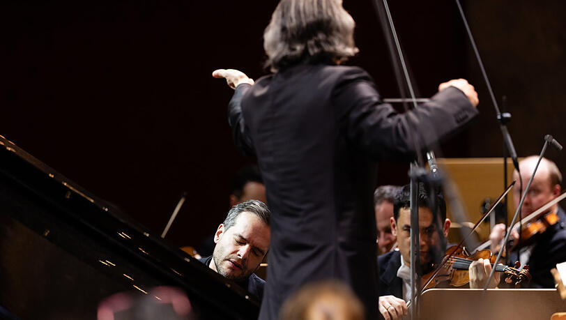 Nationaltheater-M-nchen-Vladimir-Jurowskis-leicht-h-ftsteife-Walzer-Ekstase