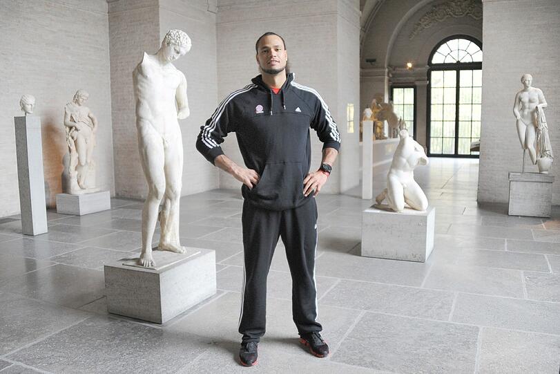 Bayern-Star Chevon Troutman in der Glyptothek.