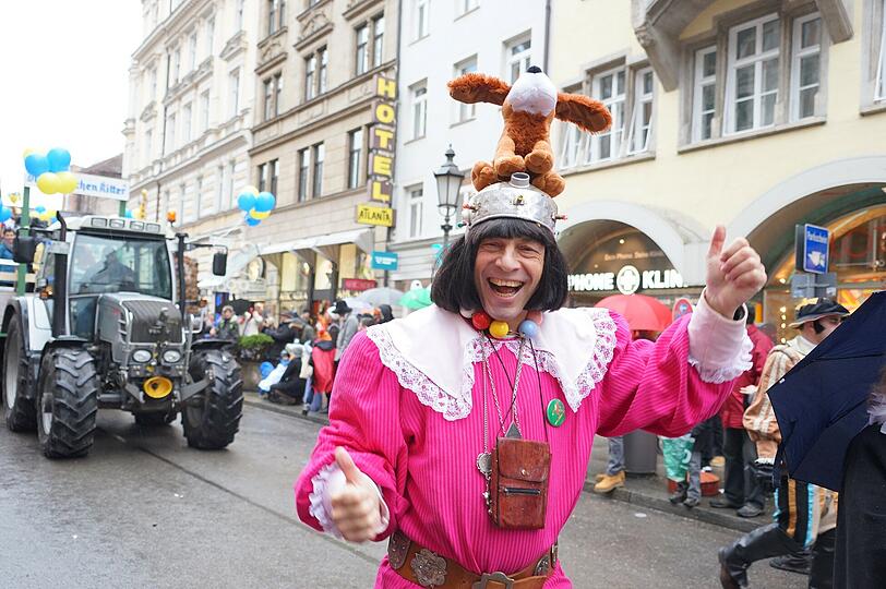 Kalt war's, aber lustig: So feierten die Damischen Ritter ihren Faschingsumzug in der Innenstadt. Die Bilder zum Durchklicken.