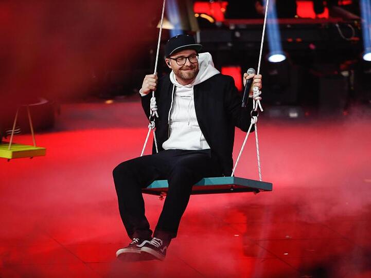 Mark Forster steht auf der Buehne bei dem Finale von "The Voice Kids" im Studio Adlershof. Foto: Gerald Matzka/dpa-Zentralbild/Archiv