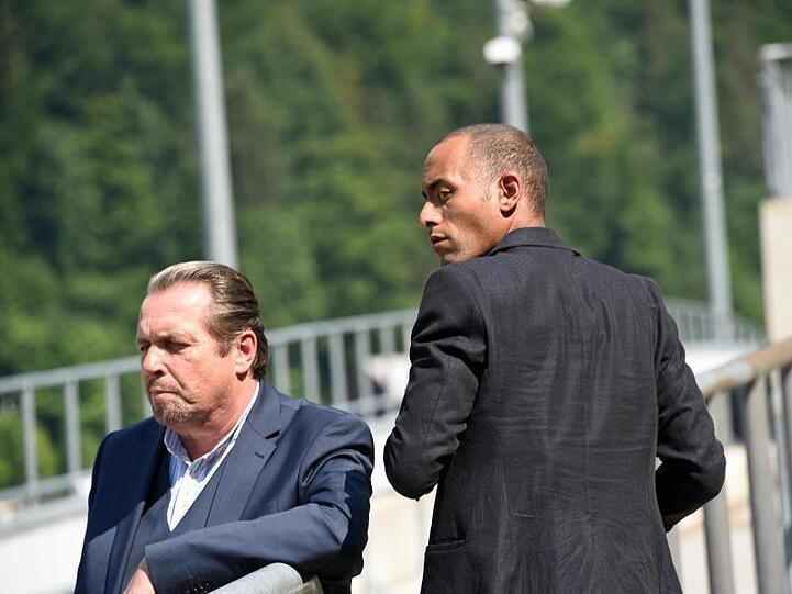 Peter Marton als Kommissar Jerry Paulsen (r) und Andreas Giebel als Hauptkommissar Benedikt Beissl. Foto: Ursula Düren/Archivbild