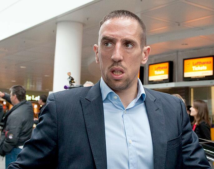 Der FC Bayern vor dem Abflug nach London - Bilder vom Flughafen München