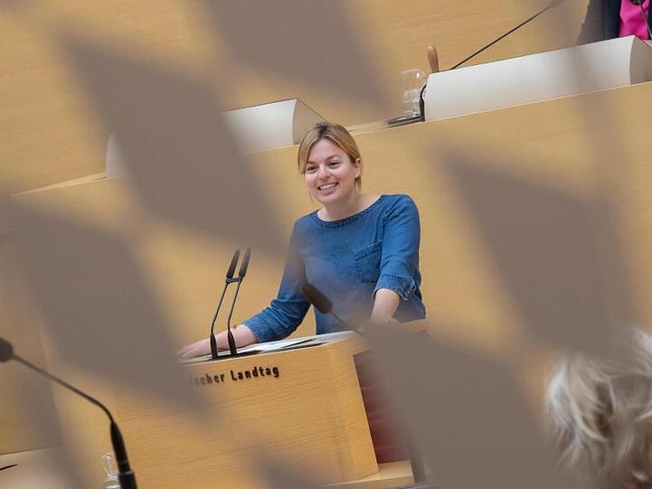 Grünen-Fraktionsvorsitzende Katharina Schulze spricht bei einer Landtagssitzung. Foto: Peter Kneffel/dpa/Archivbild