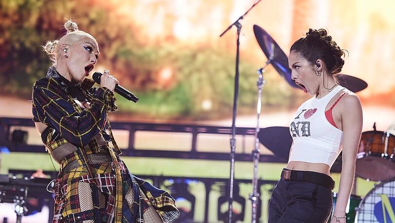 Gwen Stefani (l.) von No Doubt teilte sich die Bühne mit Olivia Rodrigo.