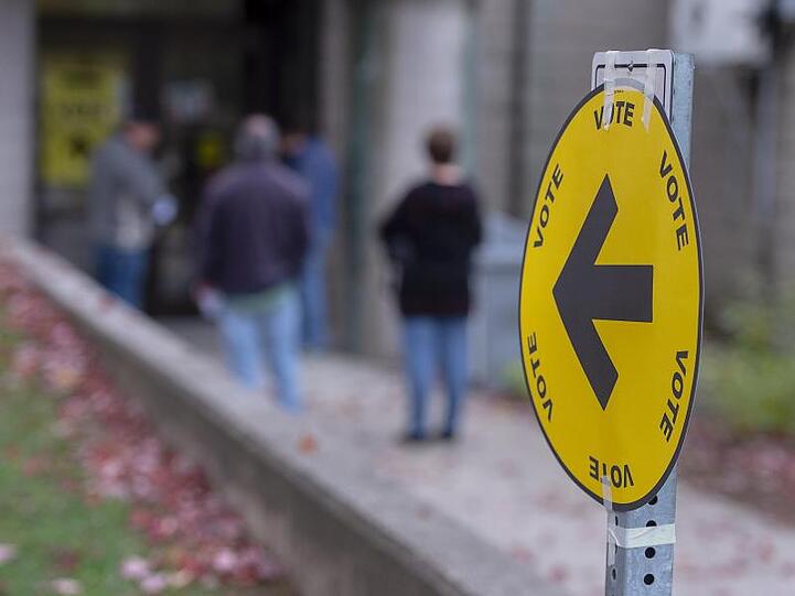 Rund 27 Millionen Bürger sind bei der Parlamentswahl wahlberechtigt.