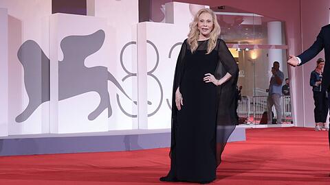 Faye Dunaway erschien in Venedig ganz in Schwarz.