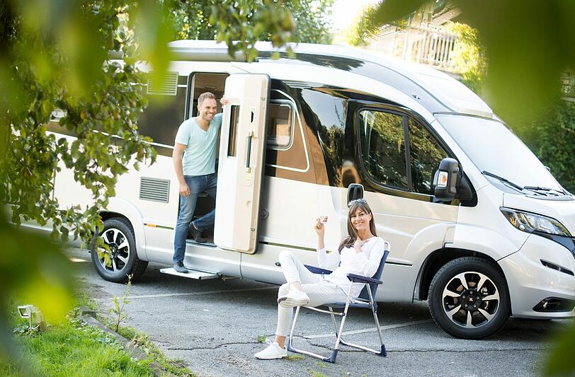 Im Vorfeld der Campingmesse Caravan Salon werden schon Produkte präsentiert, wie das Wohnmobil vom Typ Smove 7.4 E des Herstellers Niesmann + Bischoff. Foto: Marius Becker