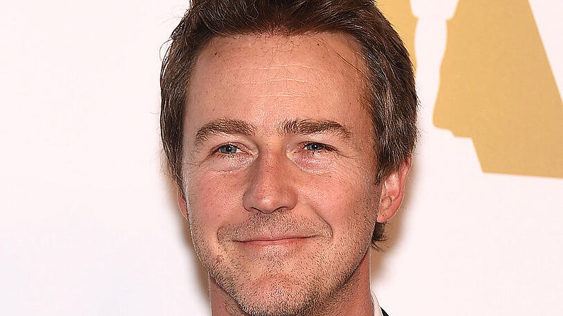 Edward Norton hat allen Grund zur Freude.