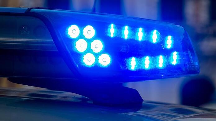 Ein Spaziergänger fand den Verunglückten am Montagnachmittag und verständigte die Polizei. (Symbolbild)