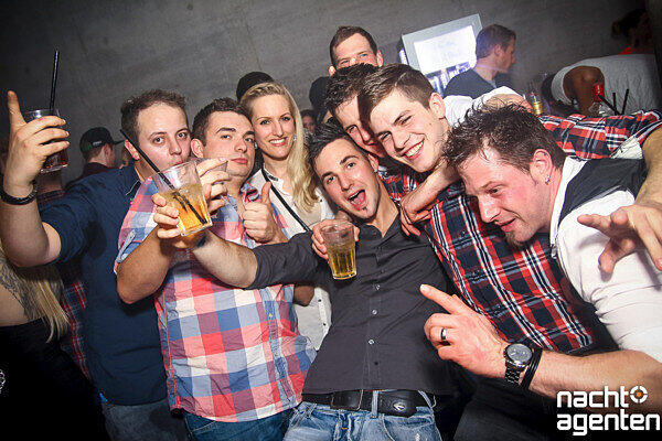 "Mashup, Baby - Clubsound 2.0" hieß es am Samstag im Neuraum. Der Name war Programm, denn hier war für jeden was dabei: House, Hip-Hop, R'n'B, Pop, Electro, Disco und natürlich Mash Up.