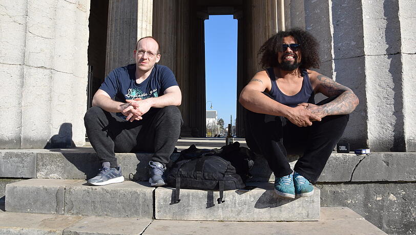 Sonnenfreuden am Königsplatz. Sonnenfreuden am Königsplatz.