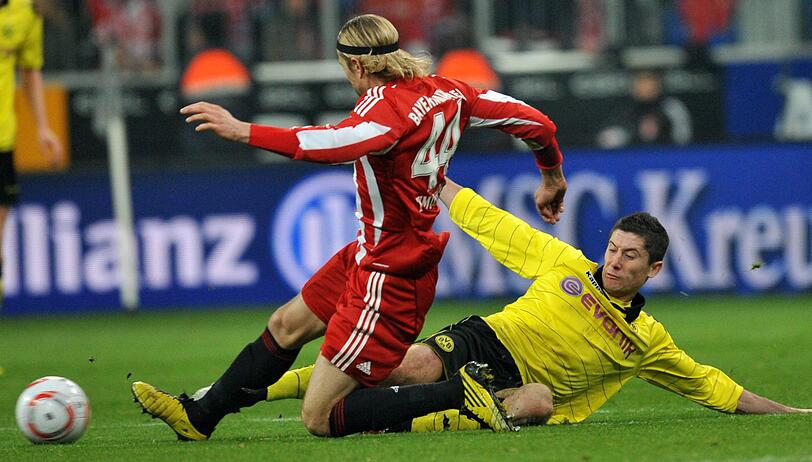 ANATOLIY TYMOSHCHUK: Nicht so zweikampfstark und ballsicher wie zuletzt. Schwamm ordentlich mit, auch in Laufduellen meist nur zweiter Sieger. Als (nicht gelernter) Innenverteidiger wurden ihm die Grenzen aufgezeigt. Note 5