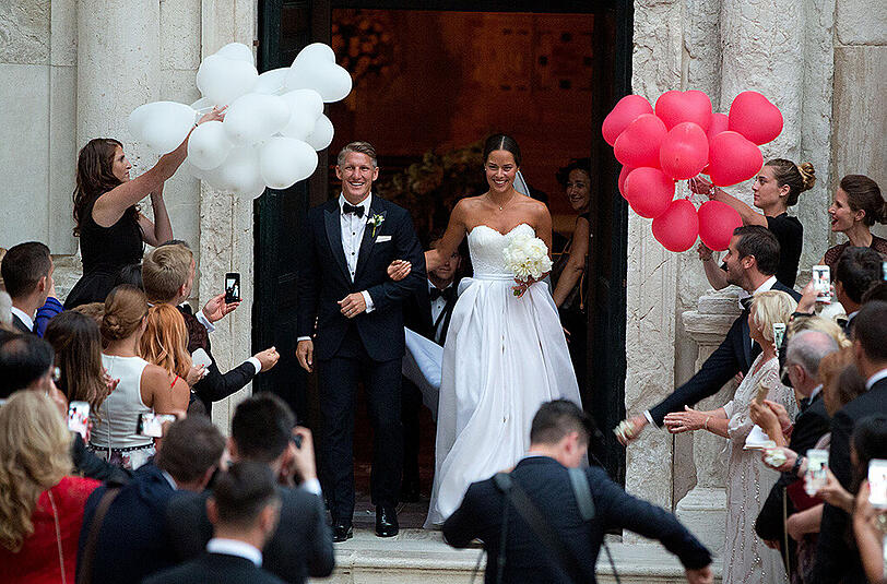 Glückliches Ehepaar: Bastian Schweinsteiger und Ana Ivanovic am Mittwochabend in Venedig.