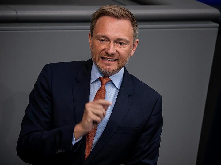 Christian Lindner, Fraktionsvorsitzender der FDP, spricht im Deutschen Bundestag. Foto: Michael Kappeler/dpa