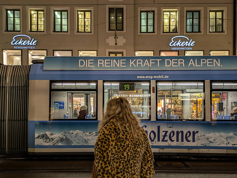 "In den Fahrzeugen sorgen transparente Gestaltung und helle Beleuchtung für ein freundliches Umfeld", betont die MVG.