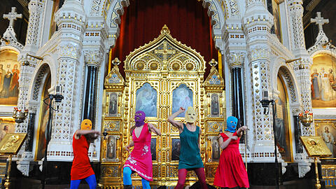 2012 protestierte die Pussy Riot in der 1931 gesprengten und nach dem Ende der Sowjetunion rekonstruierten Moskauer Erl&ouml;serkathedrale gegen die R&uuml;ckkehr von Vladimir Putin ins Amt des russischen Pr&auml;sidenten.