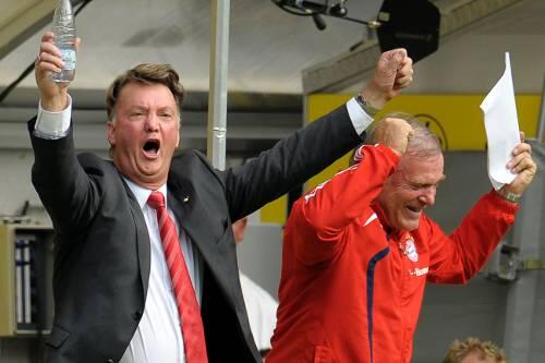 Louis van Gaal und Hermann Gerland haben sichtlich Spaß an Bayerns jüngster Erfolgsserie.