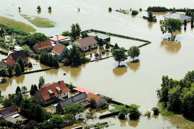 Deichbruch bei Fischbeck in Sachsen-Anhalt - Aktuelle Bilder vom Hochwasser